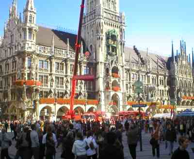 Munchen, Marienplatz , subota, 11.10.2003. 